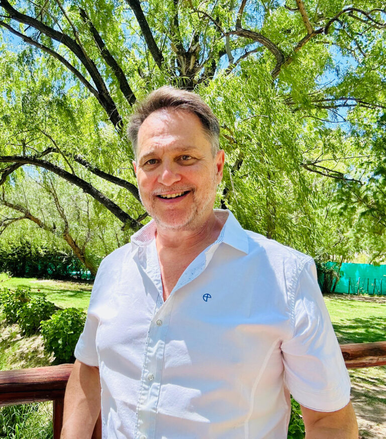 Alberto Director hoteles cristianos